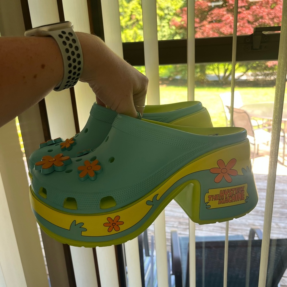 CROCS Turquoise and Lime Siren Clogs